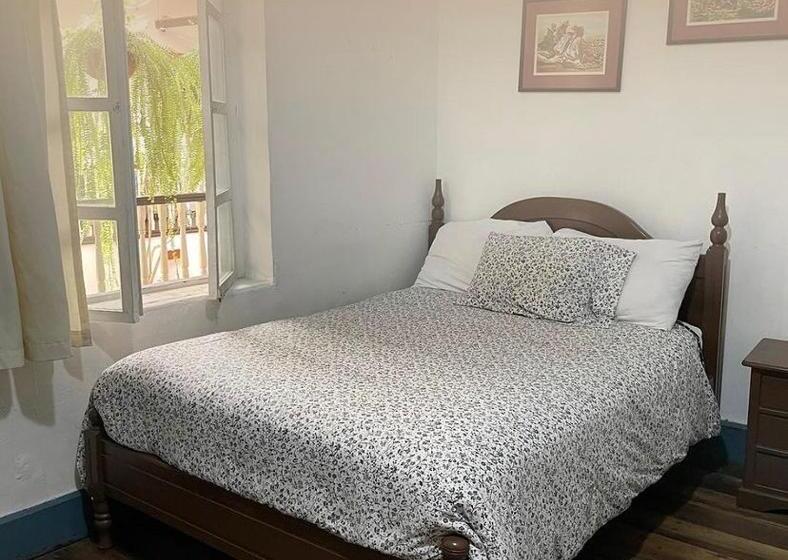 غرفة قياسية ثلاثية, Casa Macondo