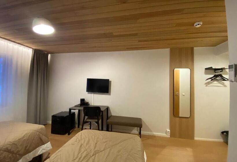 レイクビュースタンダードルーム, Li Heimari