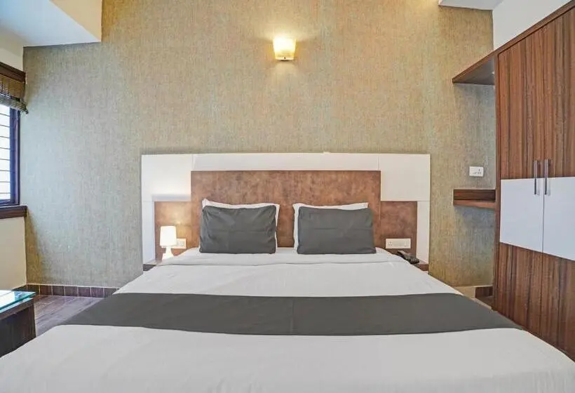 Classic Kolmen Hengen Huone, Townhouse Mysore Central Formerly Hotel Pride