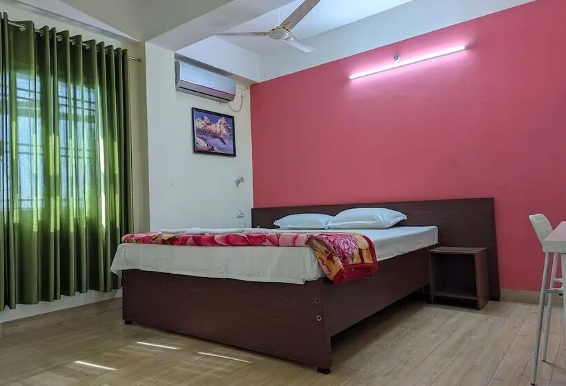 Standard Kolmen Hengen Huone, Siliguri Club