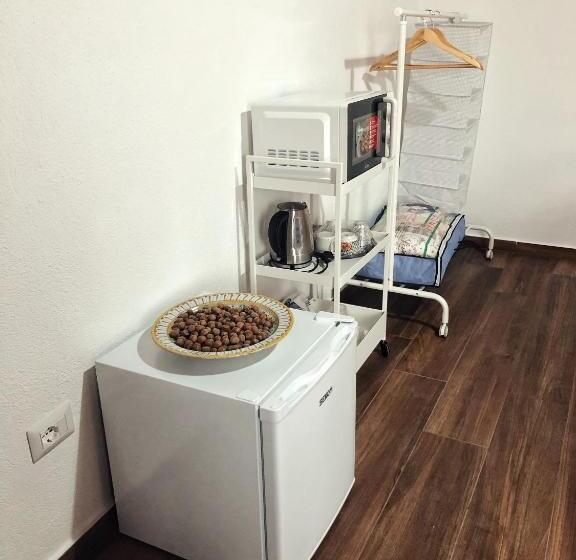 חדר משפחתי, Il Rifugio Delle Rose