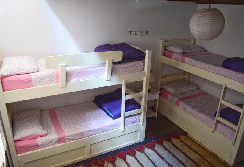 اتاق استاندارد چهار تخته, Posada Santa Rita