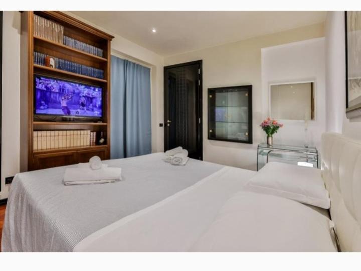 חדר דלוקס, L Attico