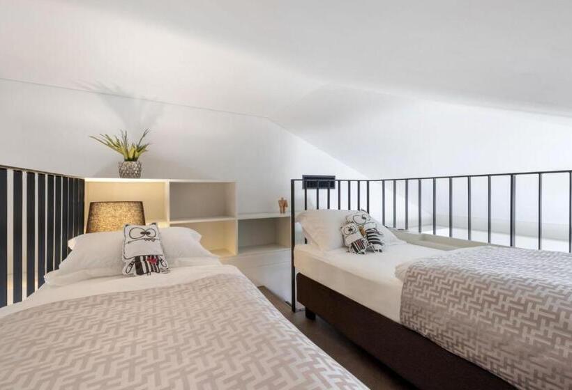 Полулюкс, 3 Vie Restaurant & Rooms