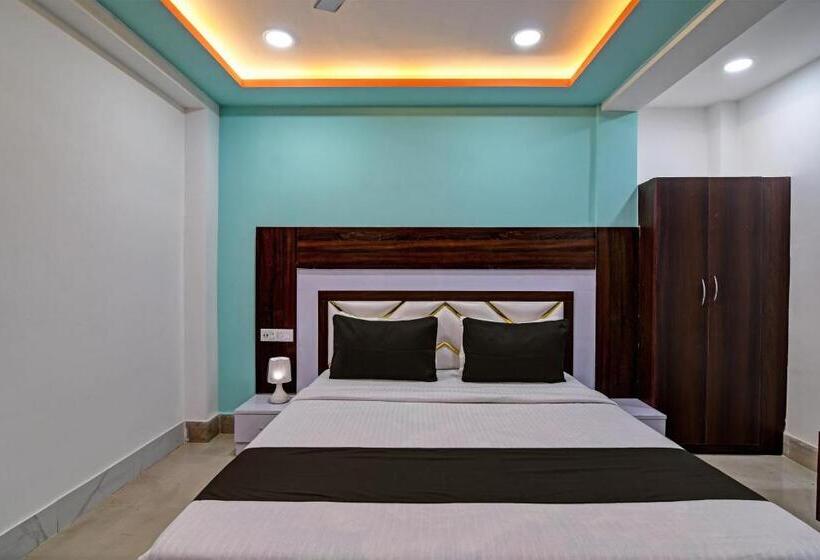 三人经典房间, Airport Palace