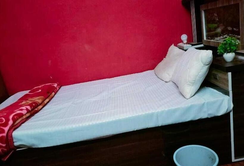 トリプルクラシックルーム, Oyo Indian