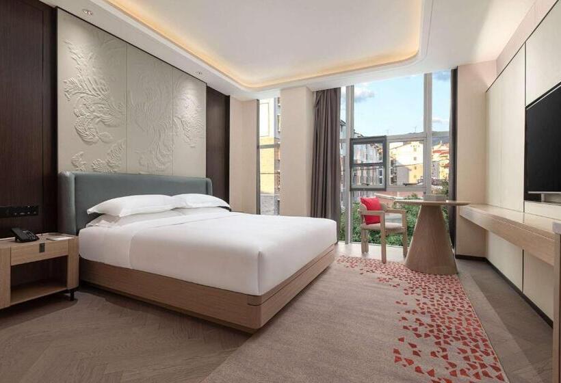 חדר דחוקס עם מיטת קינג, Ramada By Wyndham Honghe Kaiyuan