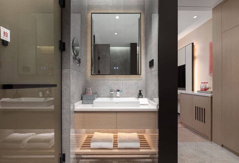 חדר דלוקס, Ramada By Wyndham Honghe Kaiyuan