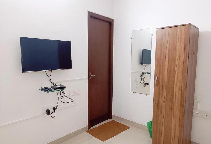 اتاق لوکس, Ramya Residency Porur