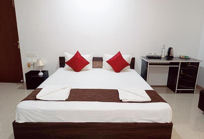 Люкс Deluxe Кровать Кинг, Ramya Residency Porur
