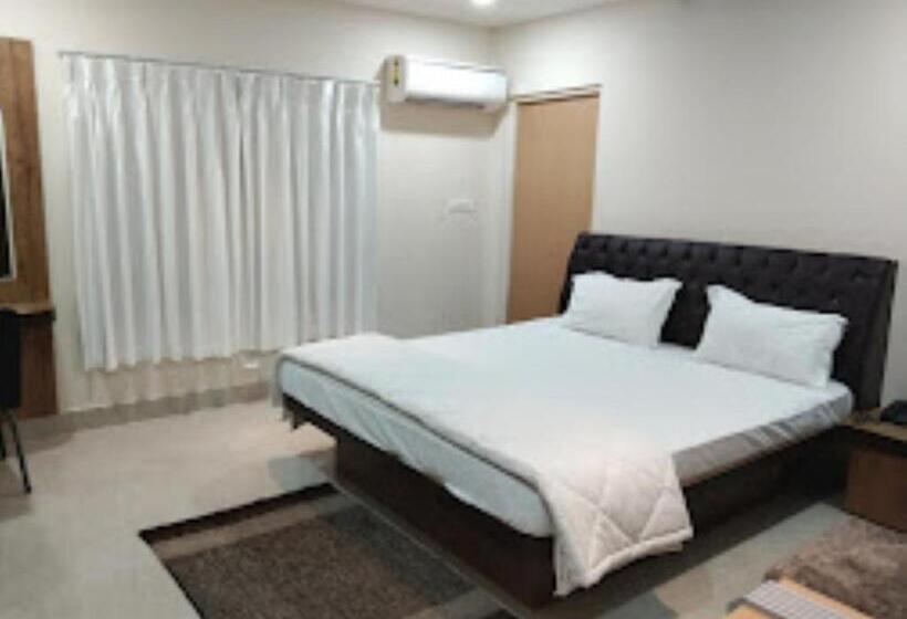 Quarto Deluxe, Suramya Bhawanipatna