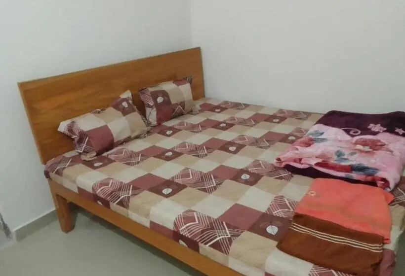 Standard-huone King-vuode, Jankivihar Homestay At Prahladghat Within 1km From Shri Ram Mandir