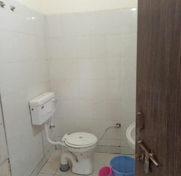 Quarto Familiar, Jankivihar Homestay At Prahladghat Within 1km From Shri Ram Mandir