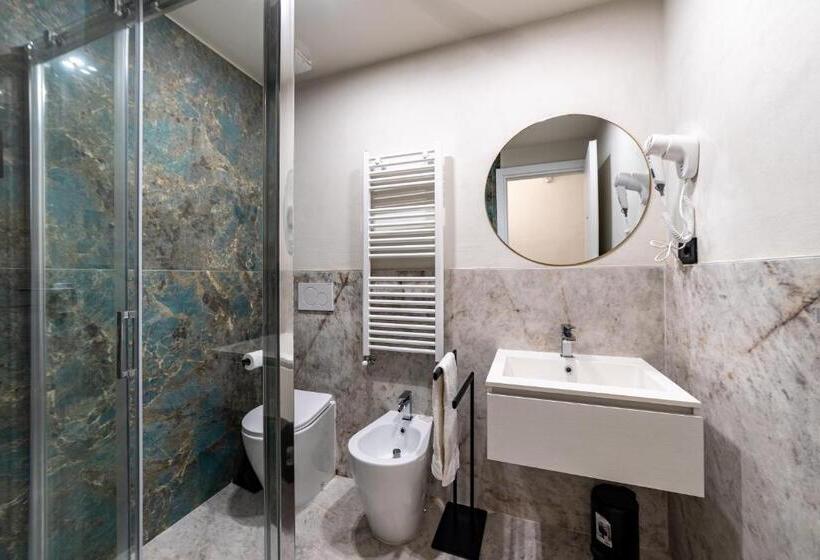 Standard room with outdoor bath, Leovinci Rooms