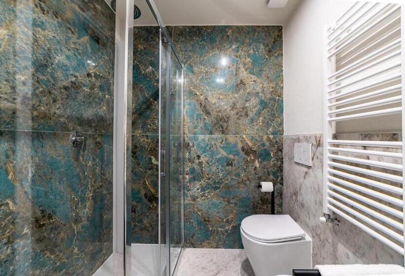 Standard room with outdoor bath, Leovinci Rooms