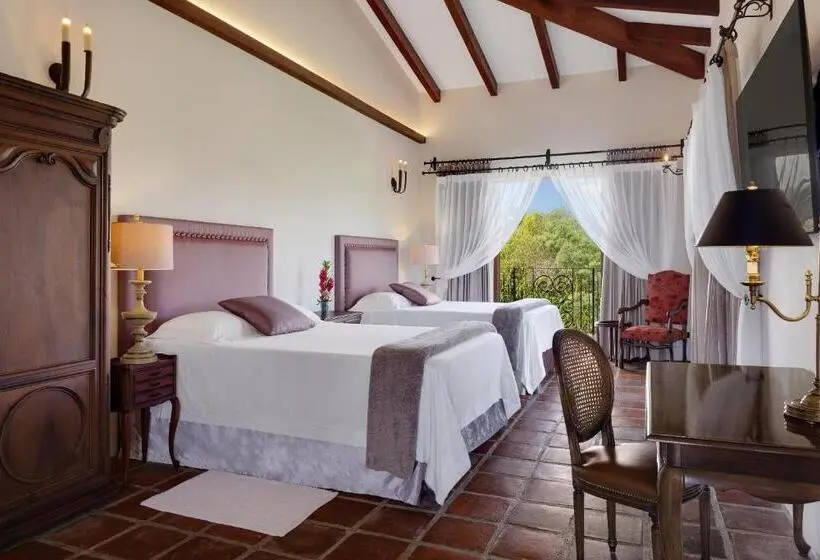 デラックスバンガロー, El Lugar