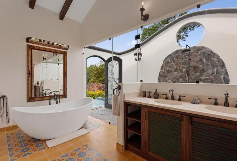 غرفة ديلوكس سرير كينج, El Lugar