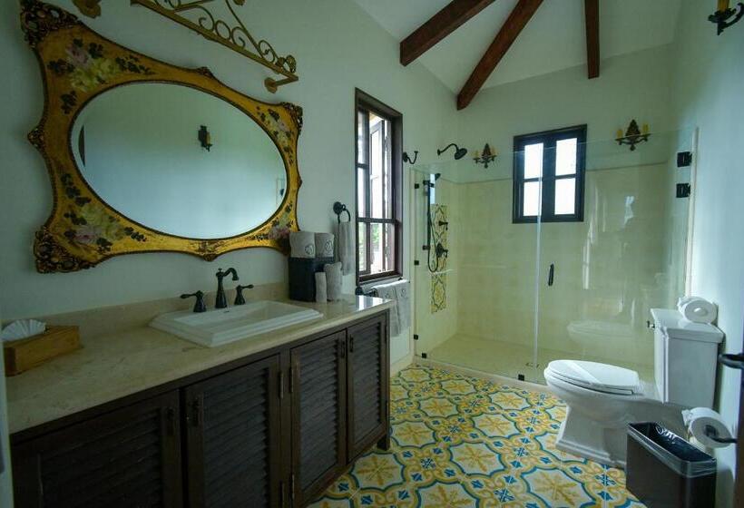 فيلا ديلوكس غرفة نوم, El Lugar