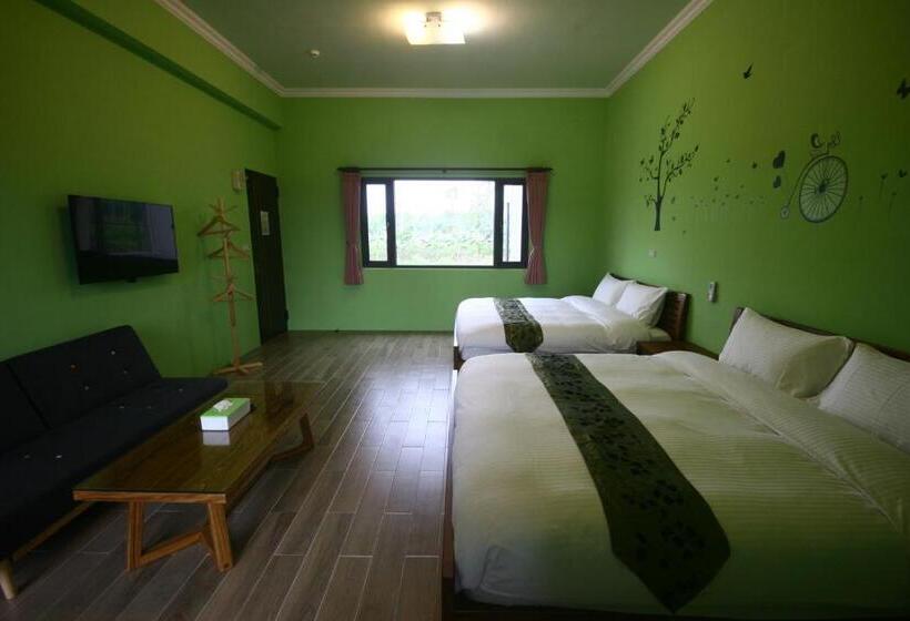 اتاق استاندارد چهارنفره با بالکن, 167 Original Farm B&b