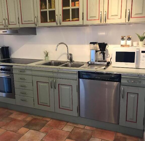 带2个卧室的套房, åkeslund