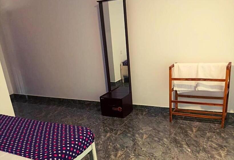 اتاق ساده سه‌ نفره, Ceylon Heritage