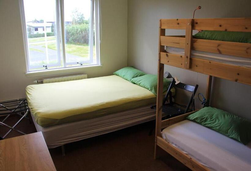 اتاق خانوادگی با سرویس بهداشتی مشترک, Lava Hostel