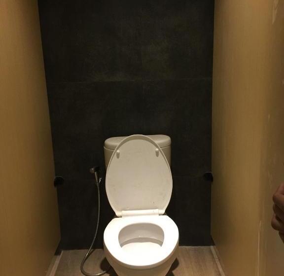 공동 객실, Xoxo Kuta Legian Hostel