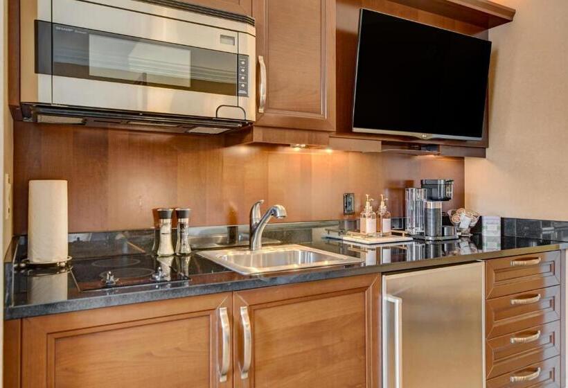 سوییت جونیور با بالکن, Balcony Strip View Suite Mgm Signature Tower 3