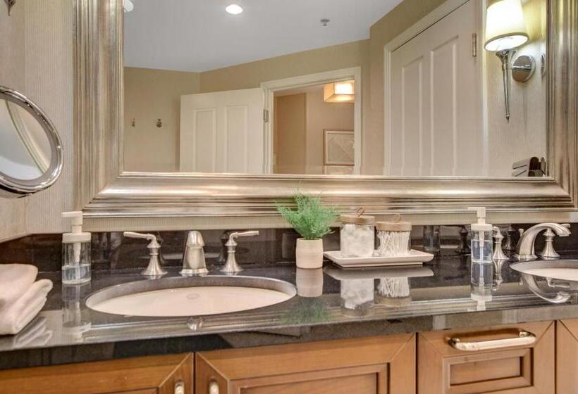 سوییت جونیور با بالکن, Balcony Strip View Suite Mgm Signature Tower 3