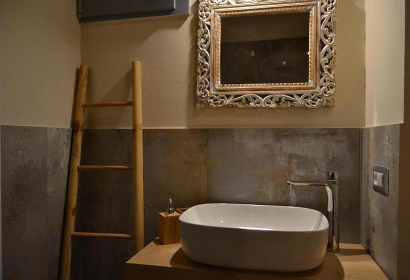 חדר אקונומי, Pagum Place