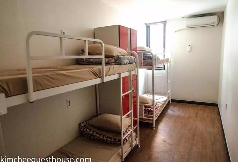 اتاق استاندارد چهارنفره با سرویس بهداشتی مشترک, Kimchee Busan Downtown Guesthouse