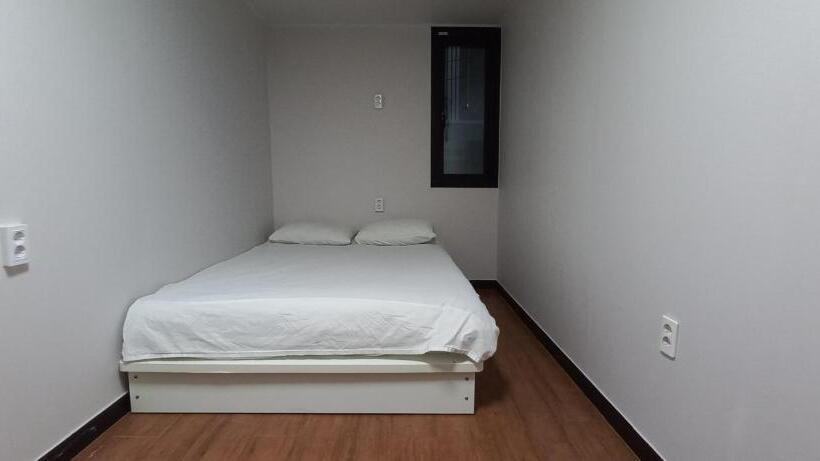 اتاق استاندارد با سرویس بهداشتی مشترک, Kimchee Busan Downtown Guesthouse