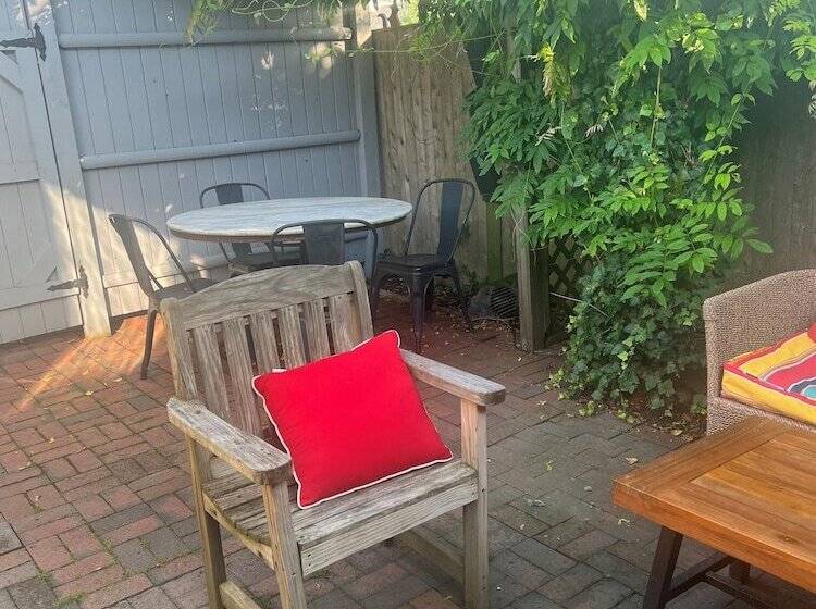 Номер Deluxe, The Ellery