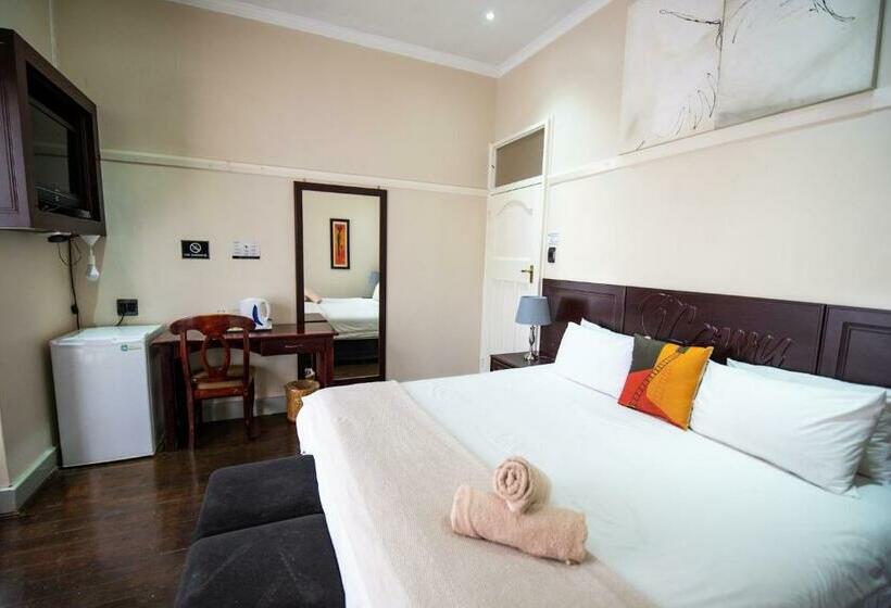 Номер Стандарт, New England Guest House By Ilawu