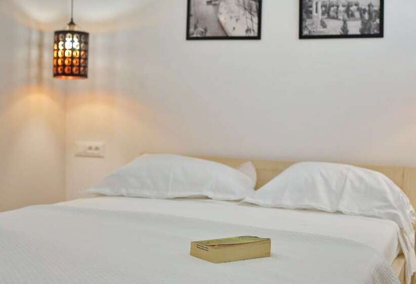 스탠다드 발코니 스튜디오, Guverna New City Accommodation