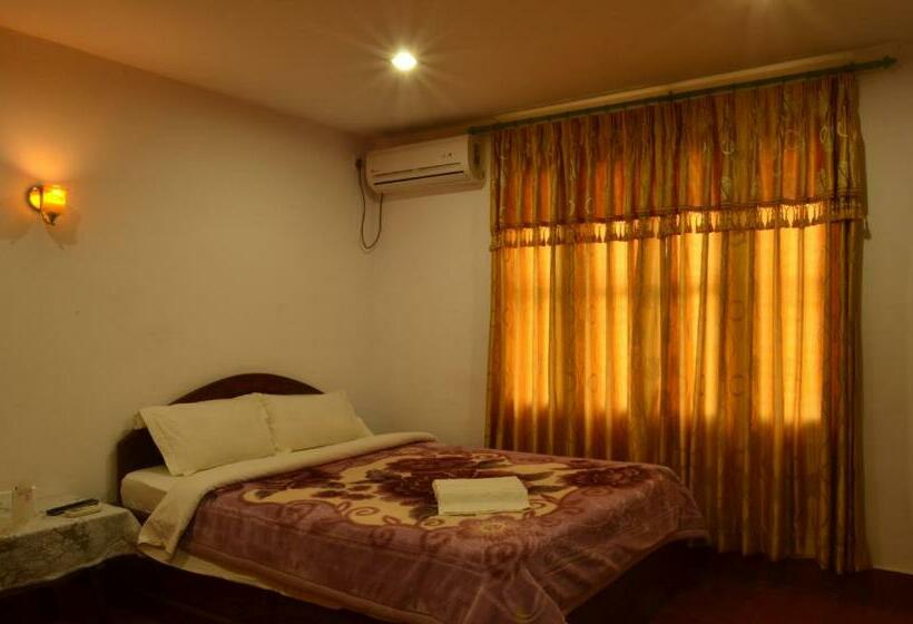 اتاق لوکس با بالکن, Hermitage