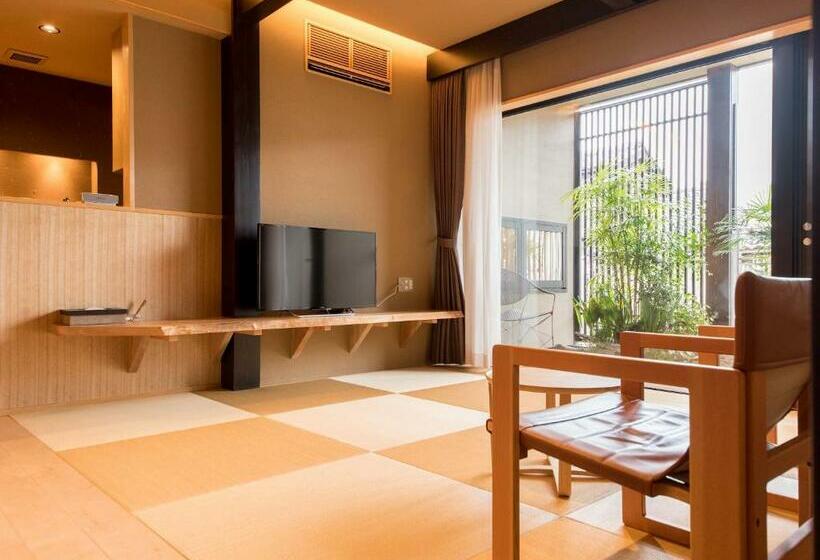 اتاق لوکس با چشم‌انداز باغ, Maki No Oto Kanazawa