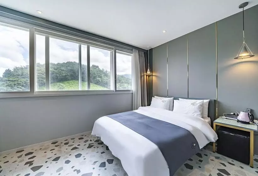 اتاق لوکس, Gimhae Jangyu Stay Inn