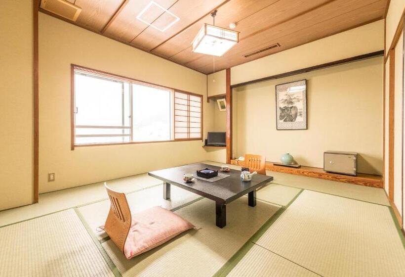 غرفة عائلية, Sumiyoshiya