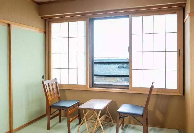 Standard Kolmen Hengen Huone, Sumiyoshiya