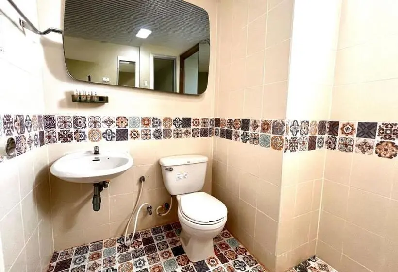 اتاق استاندارد با بالکن, Ban Chang Pet Friendly Hotel By Scn