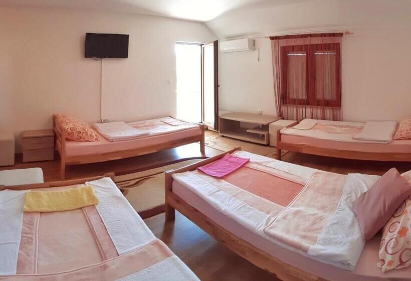 آپارتمان 1 خوابه با بالکن, Apartmani S.kilaći