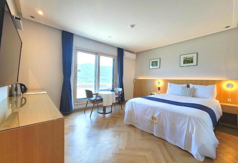 Standard Værelse, Amaranth