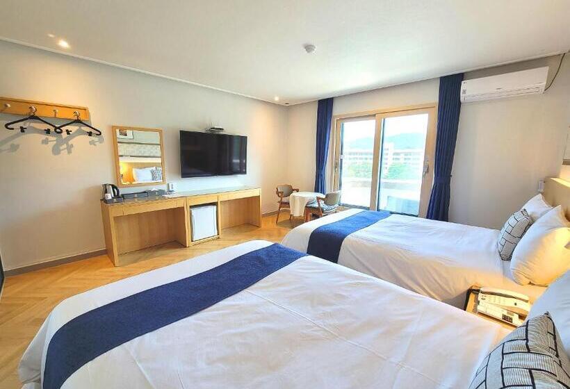 Deluxe Værelse, Amaranth