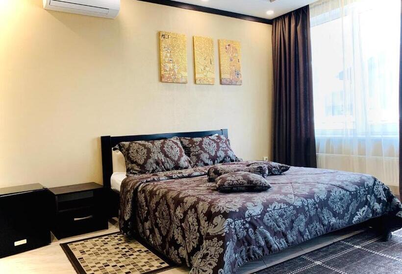 سوییت لوکس, Restaurant Complex Relax