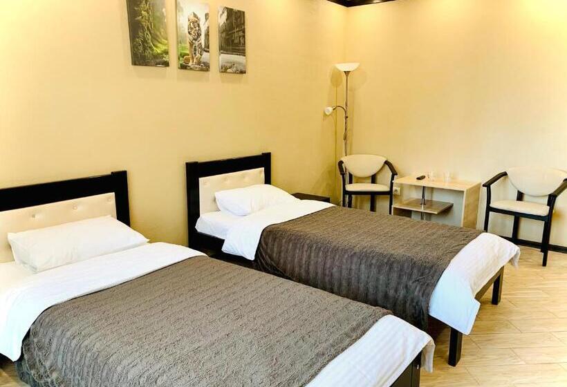 اتاق لوکس, Restaurant Complex Relax