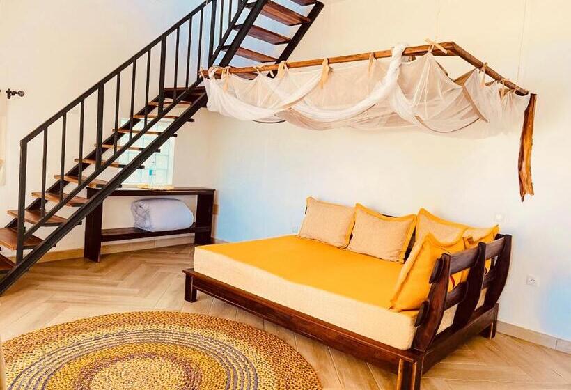 اتاق لوکس خانوادگی, Vovo Telo Lodge