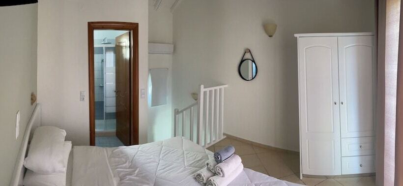 Номер Дюплекс, Mythos Apts Rentit