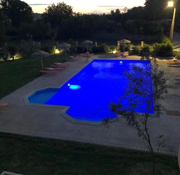 Номер Дюплекс, Mythos Apts Rentit