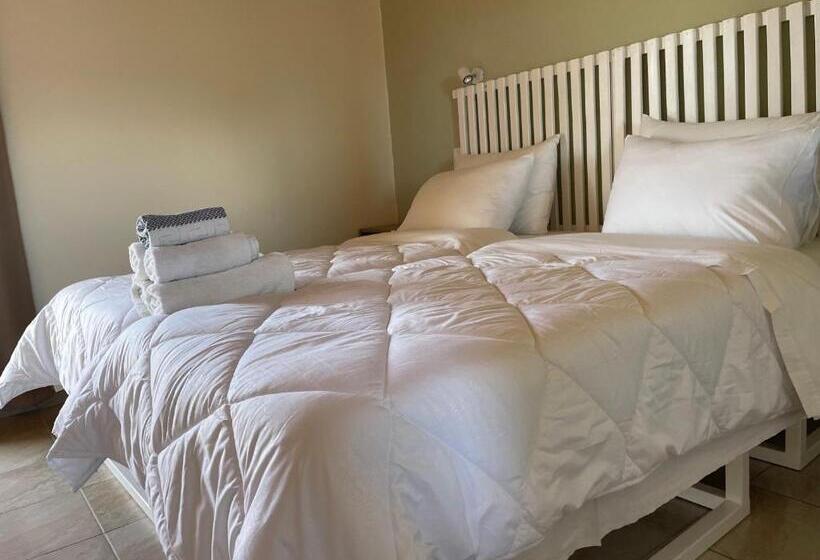 إستديو قياسى مزود بشرفة, Mythos Apts Rentit